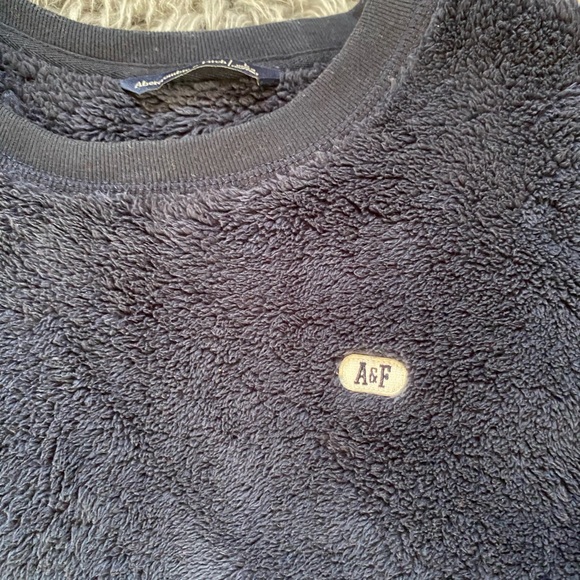 Abercrombie and Fitch Sherpa Pullover - Picture 3 of 7